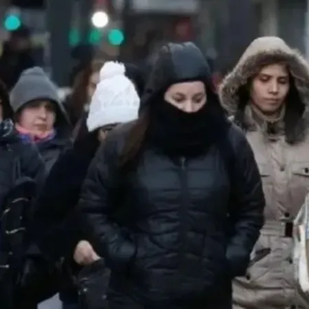 El invierno llega con temperaturas bajo cero y aguanieve en la Costa