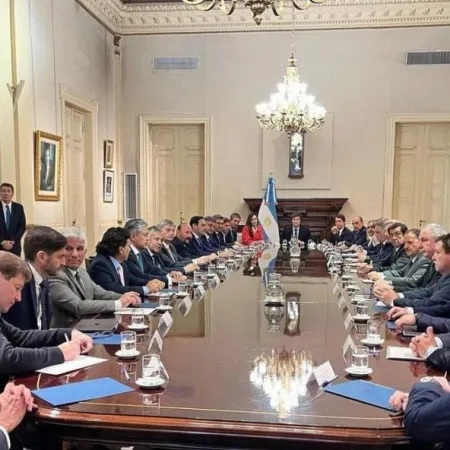 Los gobernadores suben la apuesta y esperan un gesto de Milei para no romper