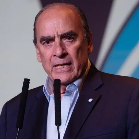 Francos marca la cancha a los gobernadores: “Algunas provincias no hacen lo necesario”