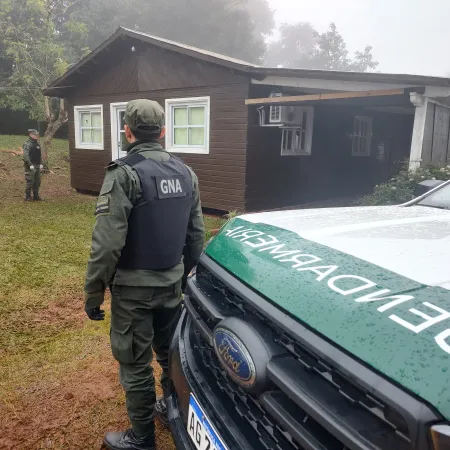 Descubren una cabaña utilizada para acopiar droga y secuestran más de tres toneladas de marihuana