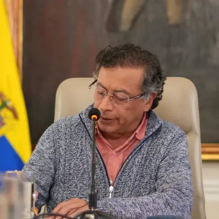 Solo el 17% de los jóvenes está satisfecho con la democracia en la Colombia de Gustavo Petro