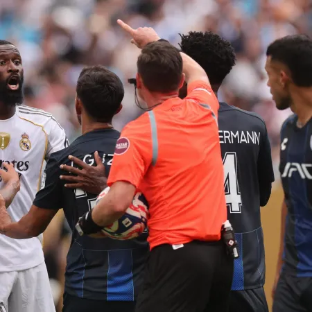 La FIFA finalmente investigará al argentino Gustavo Cabral por racismo