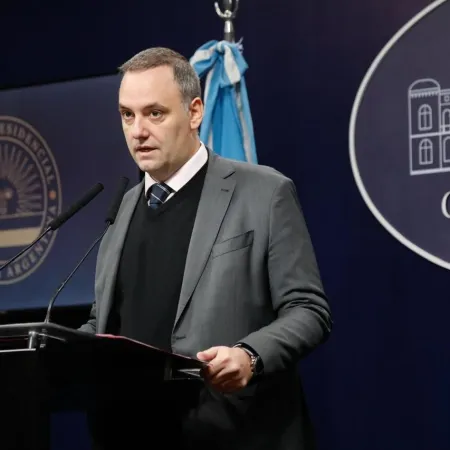 El Gobierno eliminó por decreto el feriado del Día del Empleado Público
