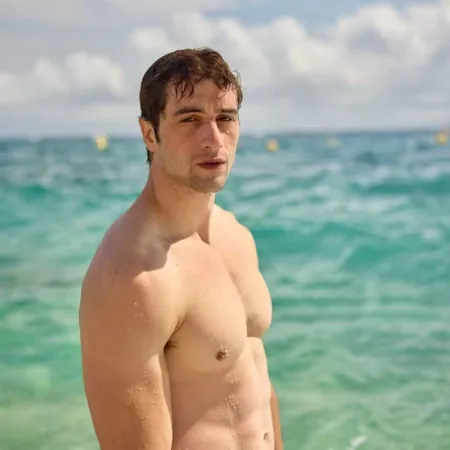 Furor por Agustín Della Corte, el uruguayo que triunfa en Olympo