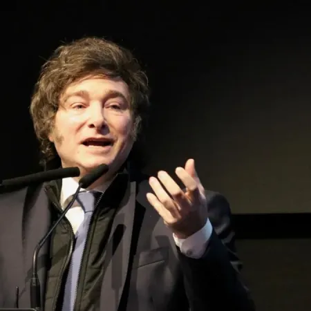 Milei, durísimo con Kicillof: lo llamó “pichón de Stalin”