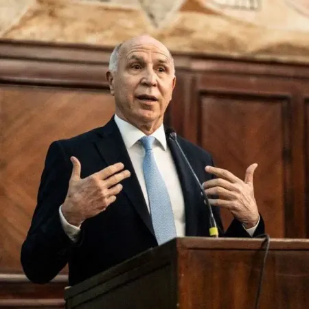 Lorenzetti alertó sobre una desconexión entre la dirigencia y el pueblo