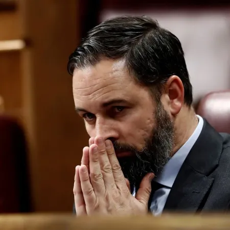 Vox recibió préstamos del MBH Bank: claves de un acuerdo polémico