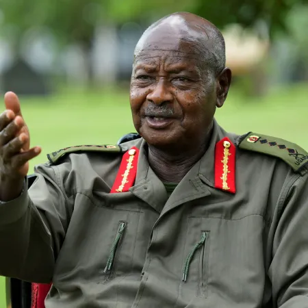 Yoweri Museveni se postula para un séptimo mandato y busca seguir al mando de Uganda