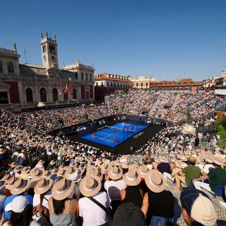 Valladolid volvió a latir con el Premier Padel en la Plaza Mayor
