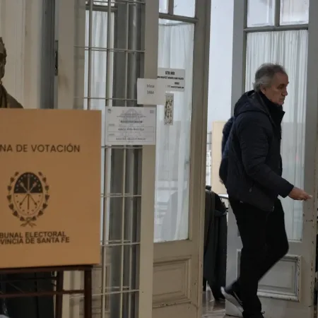 Ausentismo, nacionalización y polarización: elecciones en Santa Fe y Formosa