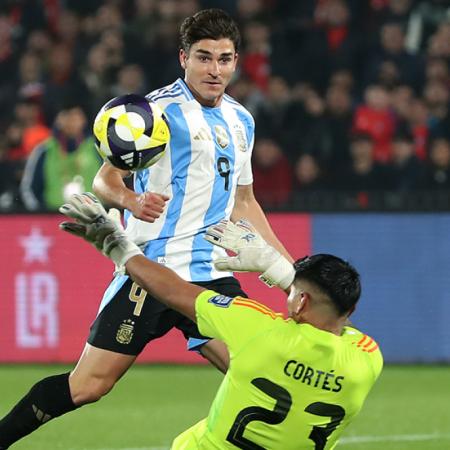 Argentina hundió más a Chile y se aseguró el primer puesto en las Eliminatorias sudamericanas