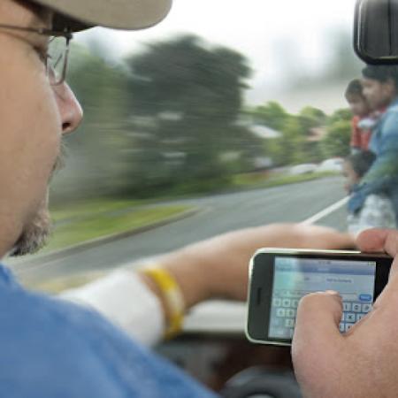 Distracción al volante: el celular como la principal causa de siniestros viales