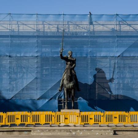 Comenzó la restauración y puesta en valor del monumento a Simón Bolívar