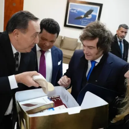 Investigan al pastor evangélico de Chaco por lavado de dinero, tras el "milagro" de los U$S 100 mil