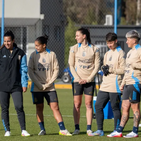 La selección argentina de fútbol femenino se prepara para la Copa América
