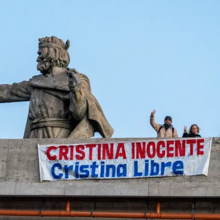 El kirchnerismo no cede y quiere que "Cristina Libre" sea el eje de la campaña en PBA