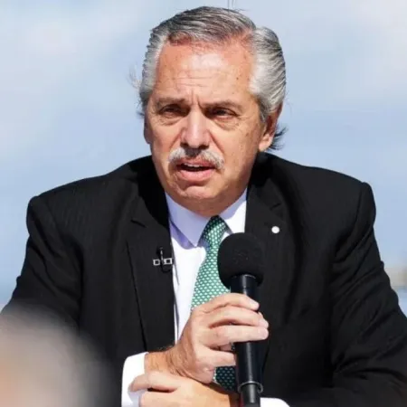 Alberto Fernández fue procesado en la causa Seguros