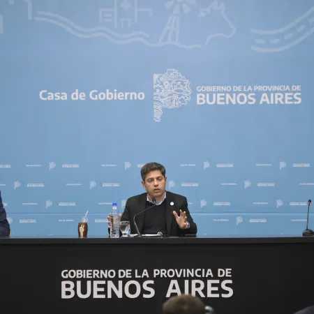 Kicillof: “Nación se endeuda para la especulación financiera; nosotros para mejorar la atención médica”