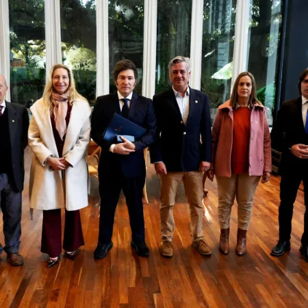 Sin anuncios: Milei se reunió con la Mesa de Enlace, ratificó el superávit y las retenciones no se tocan