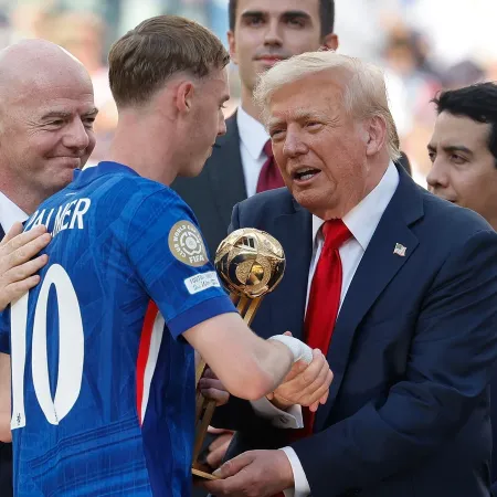 Donald Trump sorprende a Cole Palmer en el Mundial de Clubes