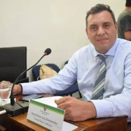 Pareja impuso a Bondarenko y desató la guerra con Caputo en la Tercera