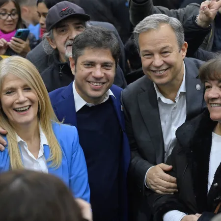 Eje anti-Milei: Kicillof se mostró con Magario y Cascallares, sus alfiles en la Tercera