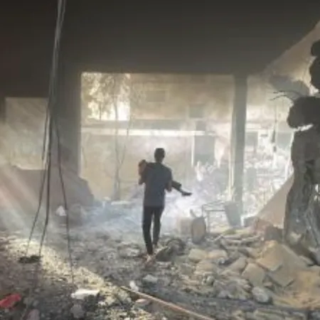 Gaza: Adam, el único sobreviviente de su familia, encuentra refugio en Italia