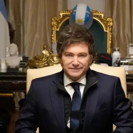 Milei no enamora: cae su imagen, se agota el verso y crece el rechazo a su estilo violento