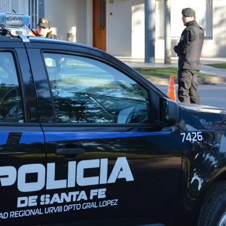 Un policía le robó la tarjeta de débito a un joven en una requisa y sacó dinero del cajero