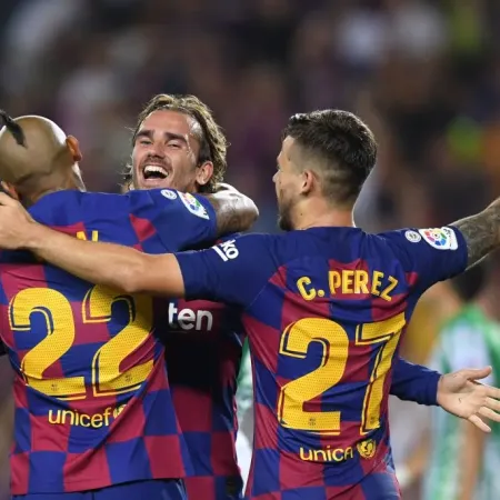 Un exjugador de Barcelona hospitalizado porque un perro le mordió los genitales