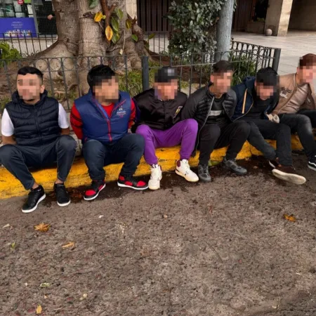 Lo buscaban por robo y el crimen de un agente e intentó sobornar a la Policía con joyas y dólares