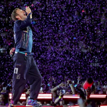 El infiel del concierto de Coldplay usó una canción de ellos para disculparse