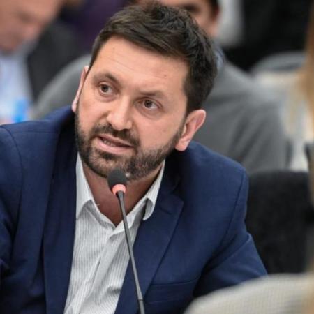 Juliano acusó a peronistas y libertarios de “actuar una pelea” para no legislar