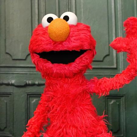 Hackearon a Plaza Sésamo y Elmo hizo posteos antisemitas