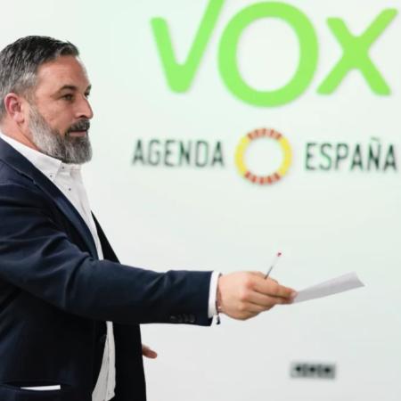 VOX lanza campaña en El Ejido y genera controversia política y social