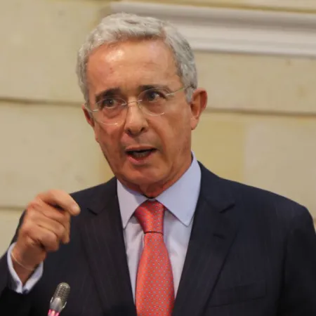 La sentencia a Uribe y sus efectos en la confianza judicial de Colombia