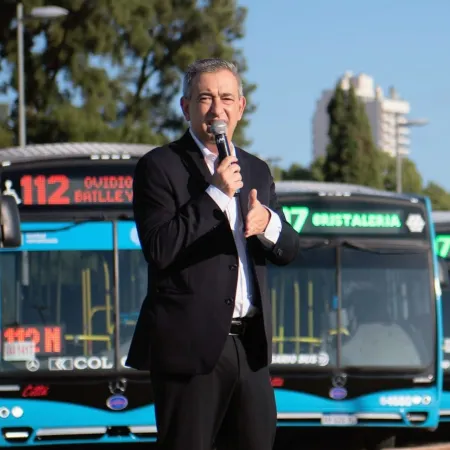 Furia contra Javkin por la fuerte suba del boleto en Rosario