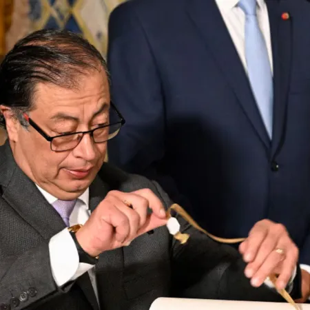 Deuda y desconfianza: el talón de Aquiles del gobierno de Gustavo Petro