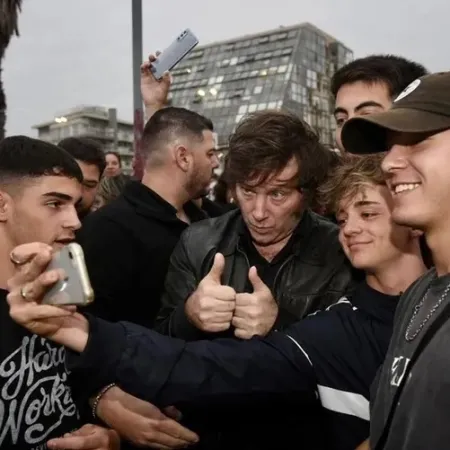 Jóvenes, varones y 'Mabeles': el otro triángulo de hierro de La Libertad Avanza