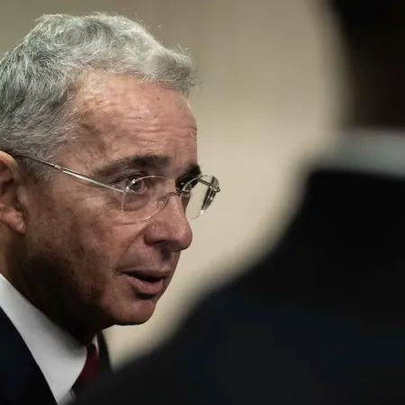 Uribe sentenciado: ¿cómo afecta la política colombiana?