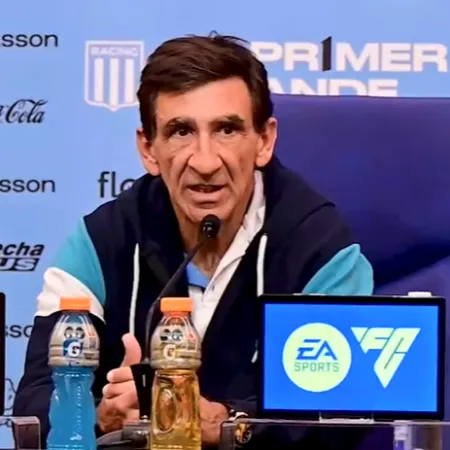 Gustavo Costas, molesto con el árbitro tras el empate de Racing y Boca