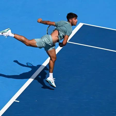 Alcaraz vuelve con victoria y extiende su racha en Masters 1000