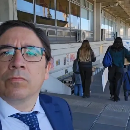 "¿Súper paro turístico?": funcionario clave de Milei se grabó en la UBA
