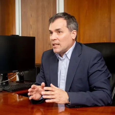 El Gobierno suma a un exfuncionario de Alberto condenado por corrupción