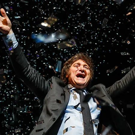 Javier Milei en su primer acto multitudinario como presidente: quiénes lo acompañan