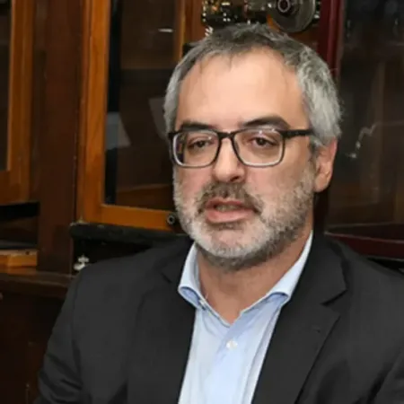 Kreplak cruzó al Gobierno: “Le recuerdo al Presidente su obligación de no interferir”
