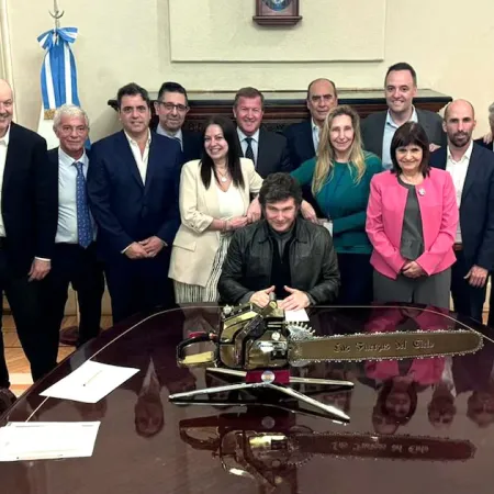 Casa Rosada: Milei reúne a su Gabinete antes del cierre de listas