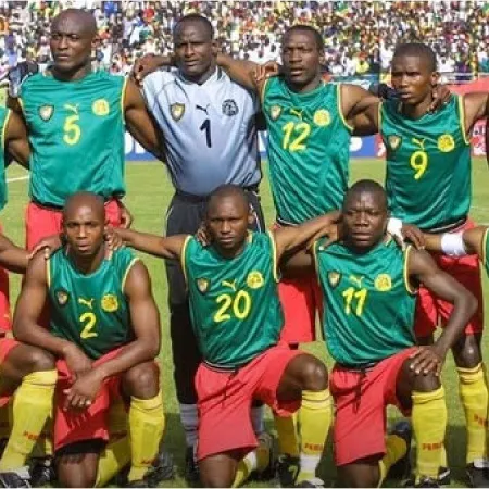 El día que Camerún quiso jugar el Mundial de la FIFA en musculosas