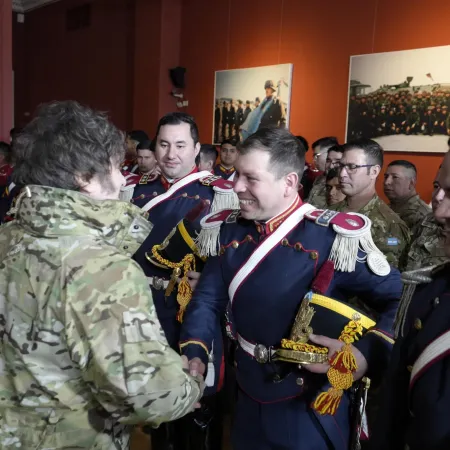 Javier Milei homenajeó a San Martín con un almuerzo junto a los Granaderos