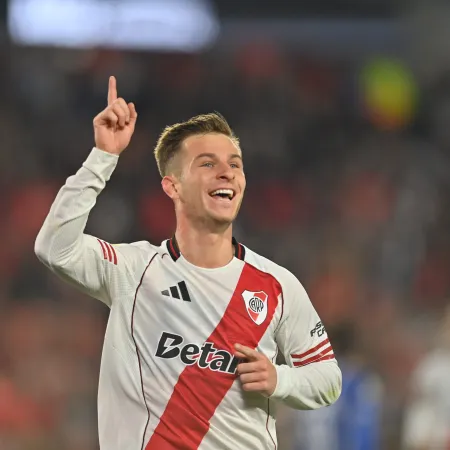 River Plate goleó a Godoy Cruz y lidera el Grupo B